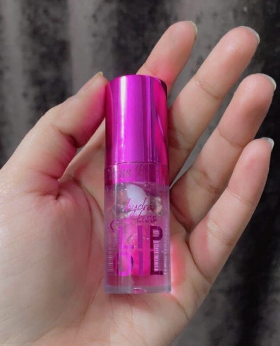 MOIST SHINE Hydra Kiss Beauty model Lip Oil - L7173